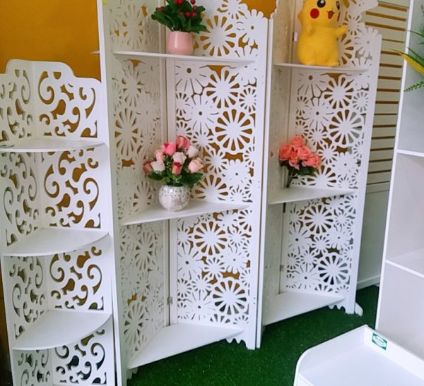 VÁCH NGĂN PHONG THỦY KẾT HỢP KỆ CÁNH BƯỚM